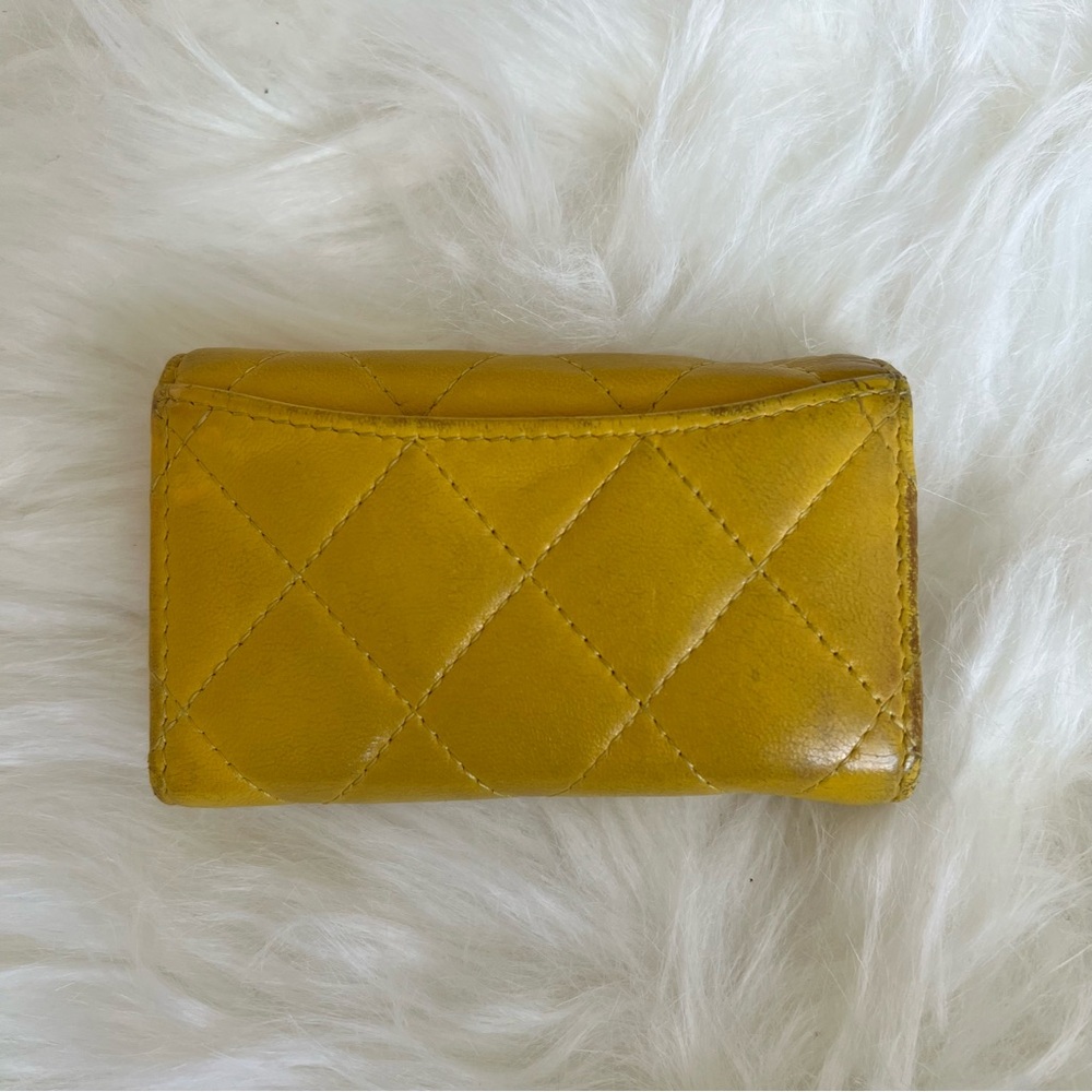 CHANEL Pre-loved Yellow Lambskin 6 Key Holder ☀️ - Picture 7 of 14